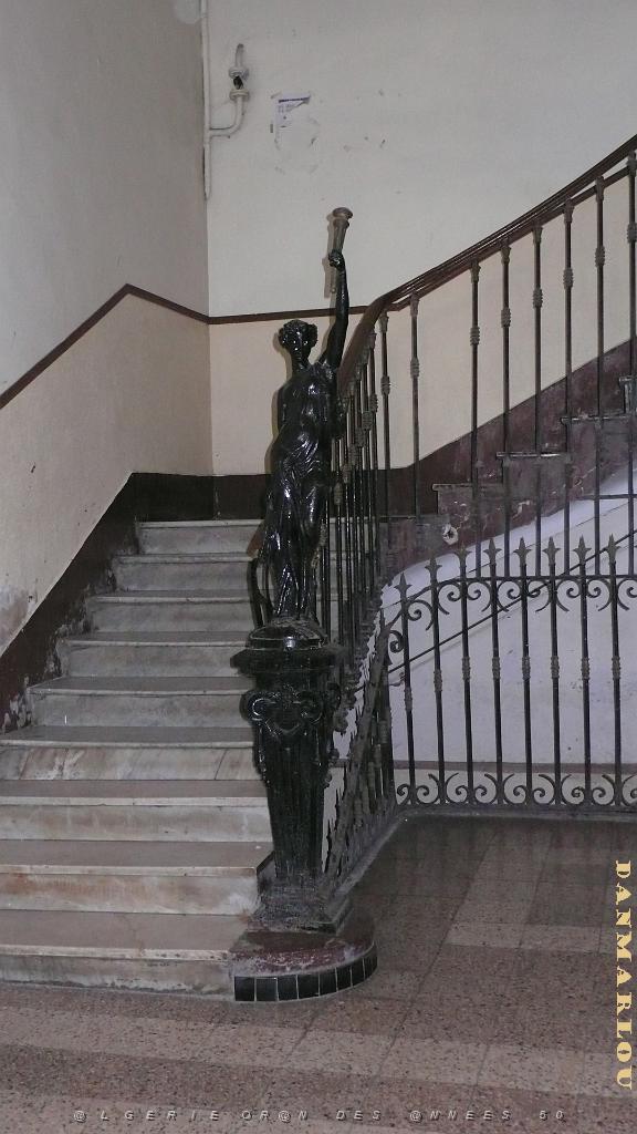 ORAN MARS 2012 22 Immeuble , 77 RUE D ARZEW.JPG
